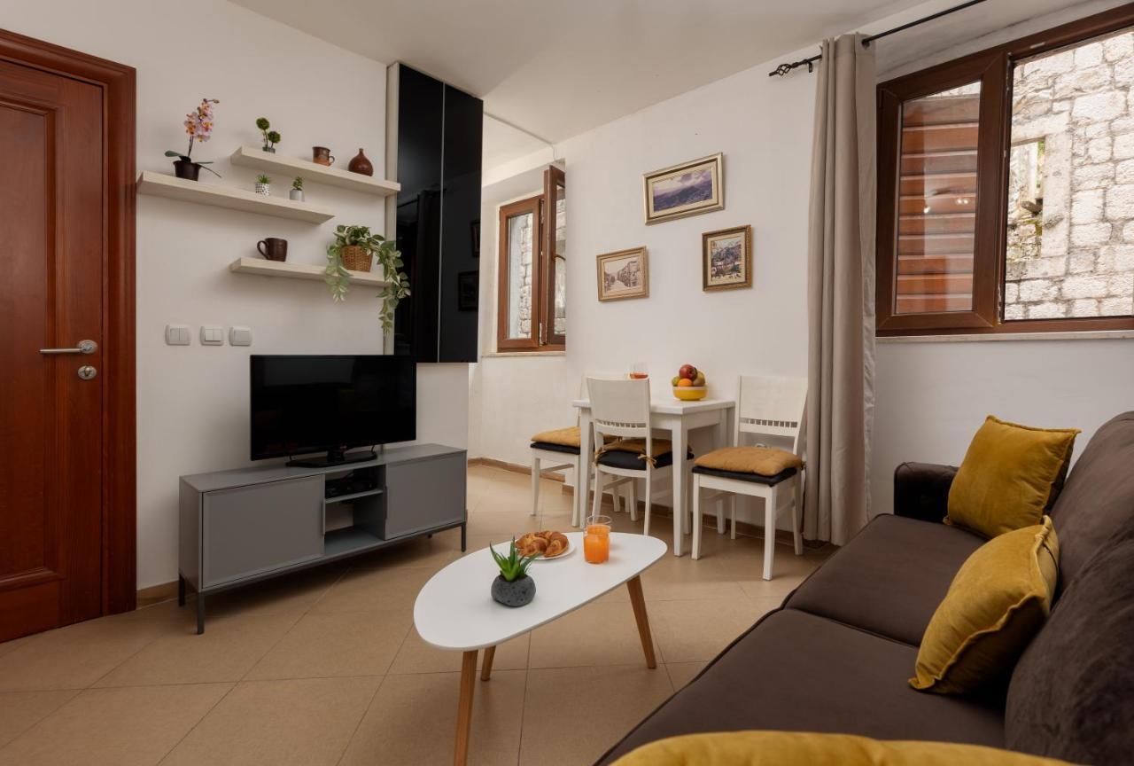 Apartment Amigo 2 Old Town Kotor Exterior photo